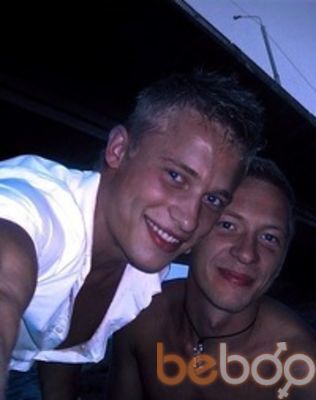  ,   Viktor, 34 ,   