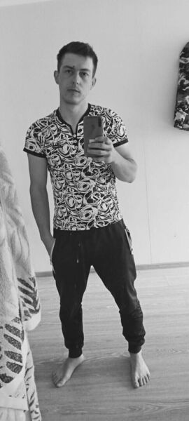  ,   Alikhan, 28 ,   c 