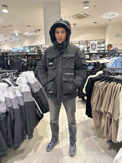  ,   Iskandar, 33 ,   ,   , c , 