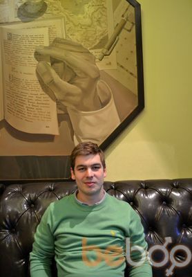  ,   Viktor, 38 ,   