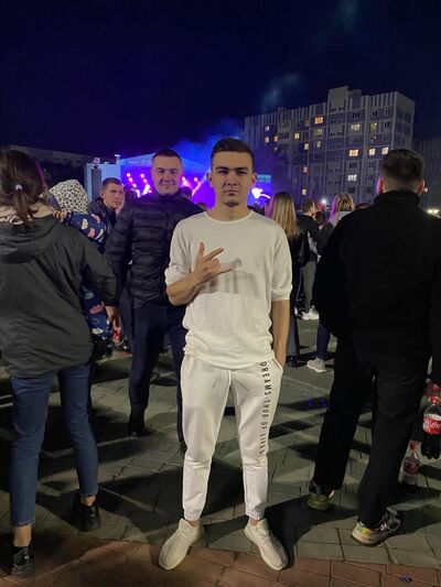  ,   Fanis, 22 ,   ,   , c , 