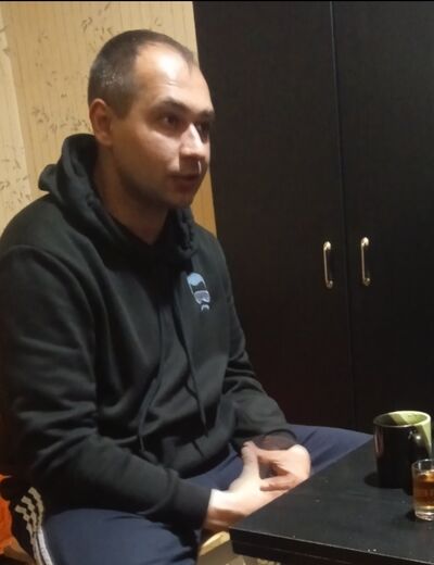  ,   Artur, 32 ,   ,   , c , 