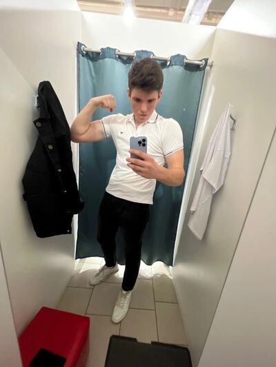  ,   Eduard, 20 ,  