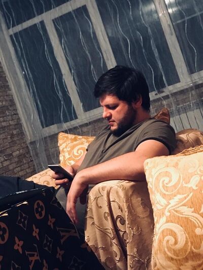  ,   Adam, 32 ,   ,   , c , 