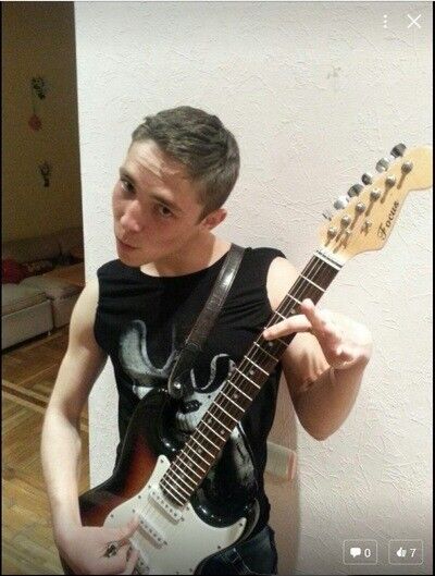  ,   Fender, 33 ,   