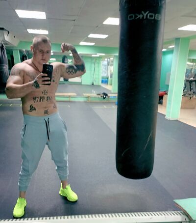  ,   Lexa, 33 ,   ,   
