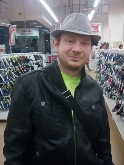  ,   Anton, 39 ,   ,   