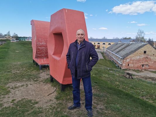  ,   Andris, 49 ,   ,   , c 