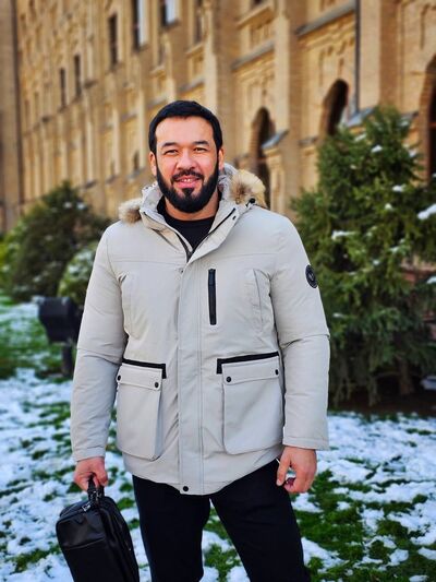  ,   Jon Uoker, 44 ,   ,   