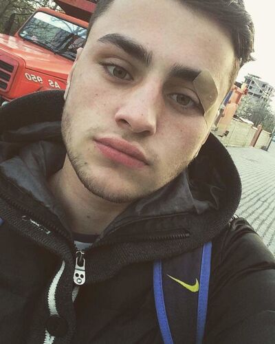  ,   Amiko, 24 ,   ,   , c 