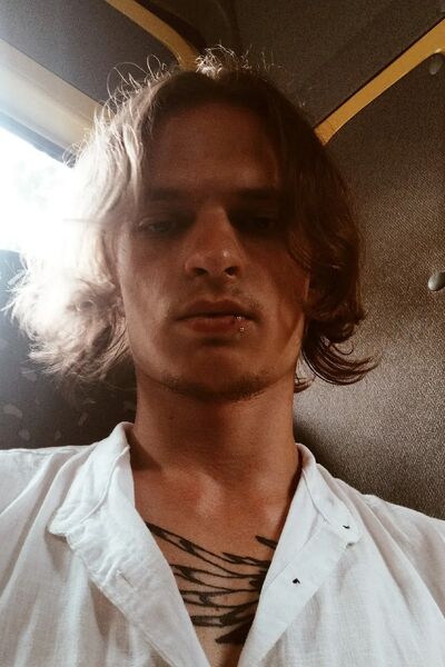  ,   Archie, 23 ,   c 
