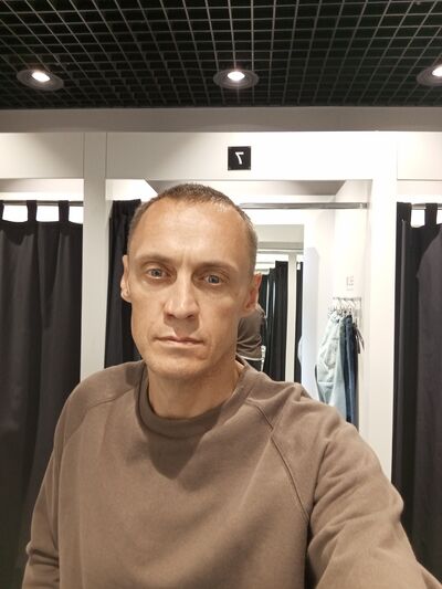  ,   Valentin, 43 ,   ,   
