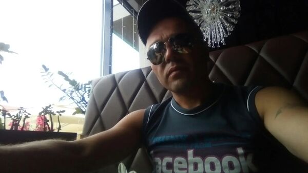  ,   Nik, 41 ,   c 