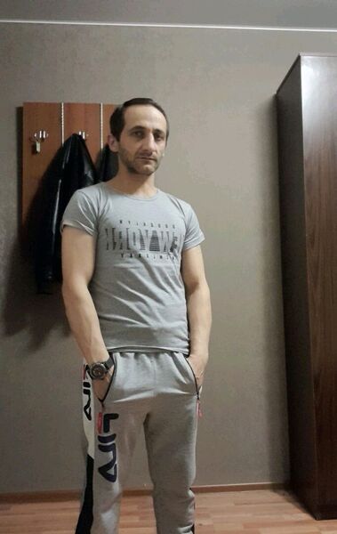  ,   Edvard, 42 ,   ,   