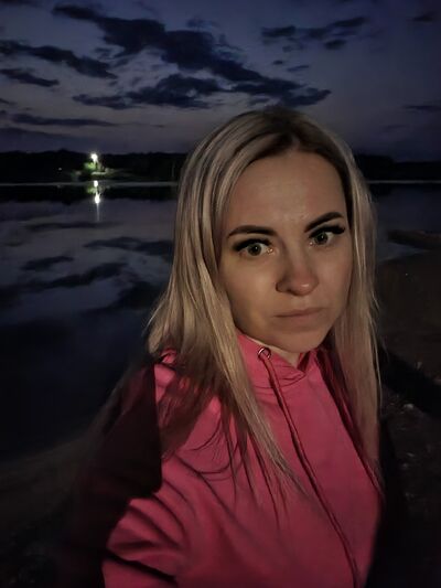  ,   Marina, 39 ,  