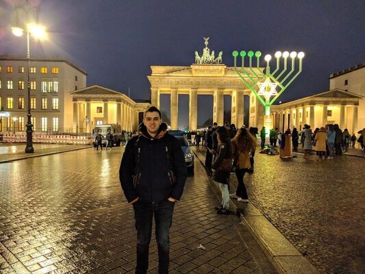  ,   Alexei, 31 ,   ,   , c 
