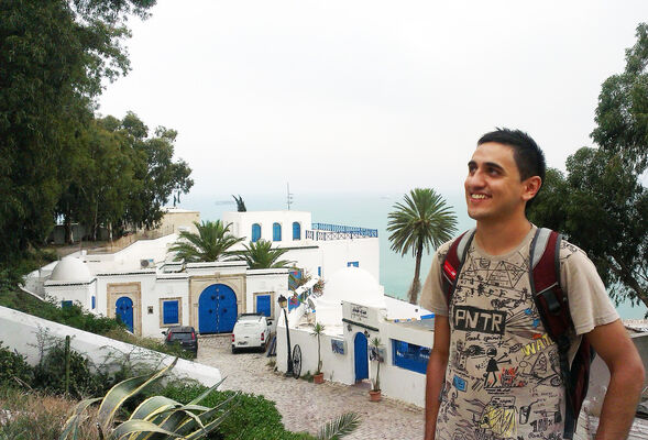 ,   Artur, 37 ,   ,   , c 