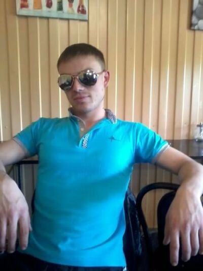  ,   Sasha, 33 ,   