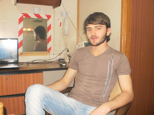 ,   Eldar, 32 ,   