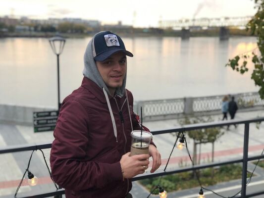 ,   Artem, 32 ,     , c 