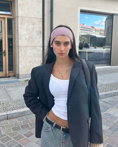  Ҹ,   Veronika, 29 ,   ,   
