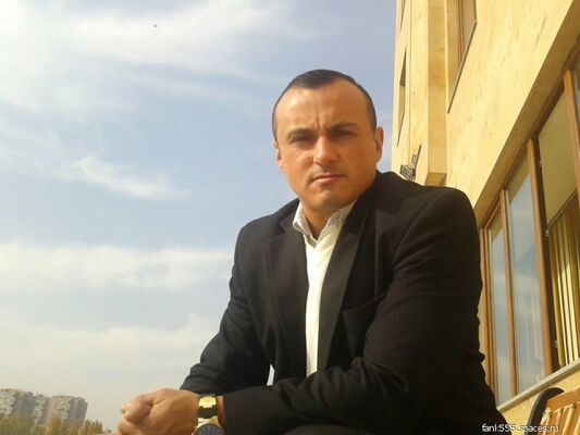  ,   Garri, 49 ,   ,   , c , 