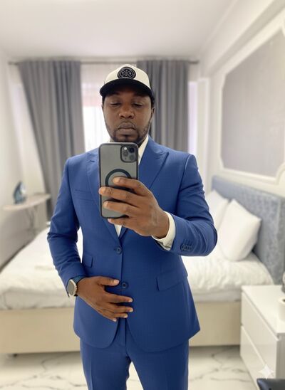  ,   Johnny, 39 ,   ,   