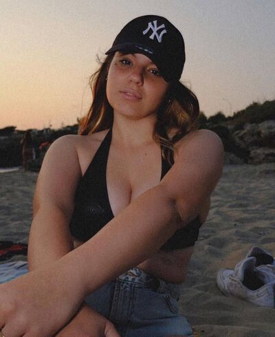  ,   Viktoria, 23 ,   ,   