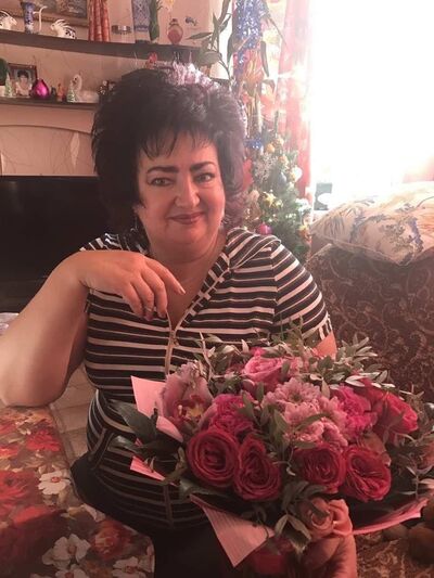  ,   Milana, 64 ,  