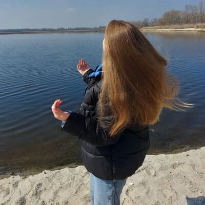  ,   Diana, 19 ,  