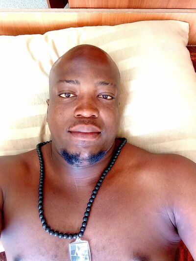  ,   Isaacka, 31 ,   ,   
