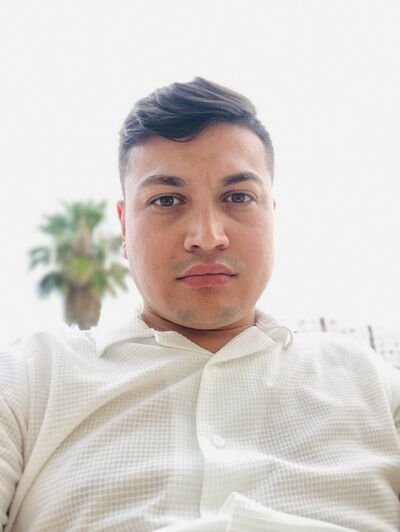  ,   Emir, 31 ,   ,   