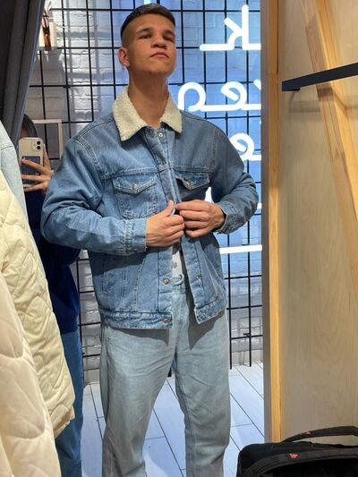  -,   Alexander, 23 ,     , c 