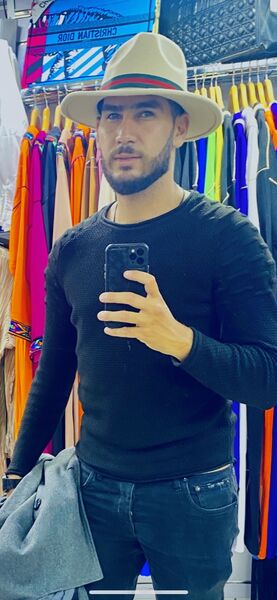  ,   Mounir, 33 ,   ,   