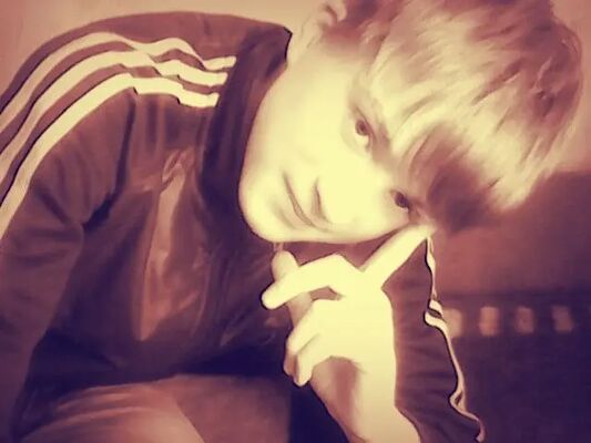  ,   Alex, 32 ,   ,   , c , 