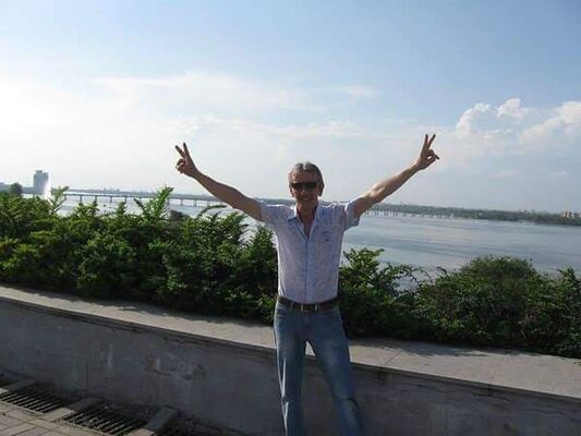 ,   Viktor, 69 ,   