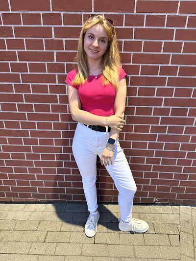  ,   Alesia, 27 ,   c 
