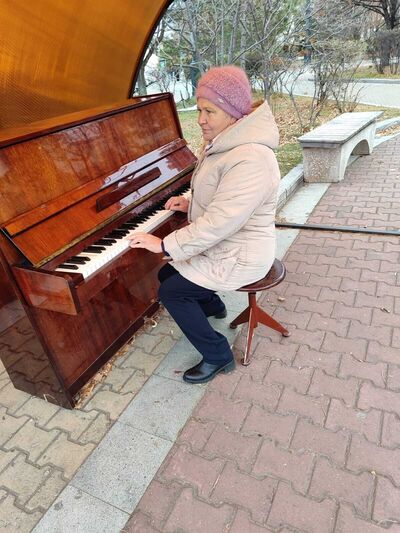  ,   Olga, 70 ,   ,   