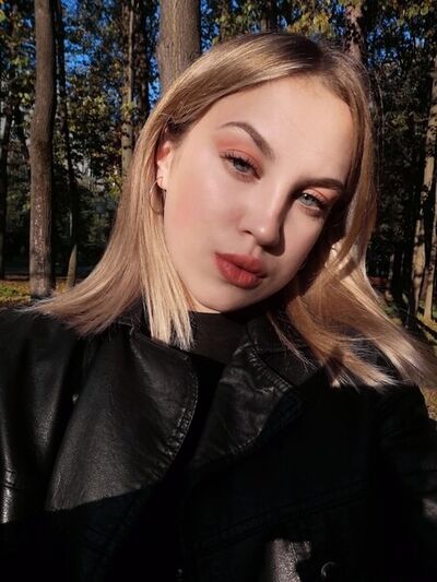  ,   Arina, 22 ,  