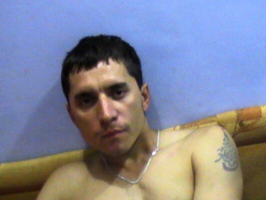  ,   Eduardo, 45 ,   