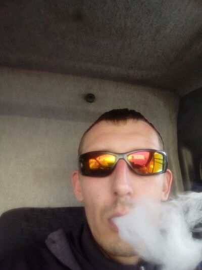  ,   Alex, 39 ,   