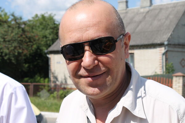  ,   Alex, 45 ,   