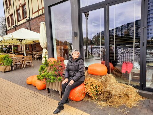  ,   Irena, 57 ,   c 