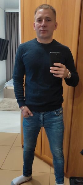  ,   Viktor, 33 ,   ,   