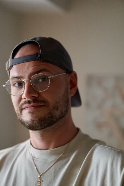  ,   Christian, 32 ,   ,   