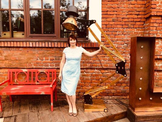  ,   Natali, 52 ,  