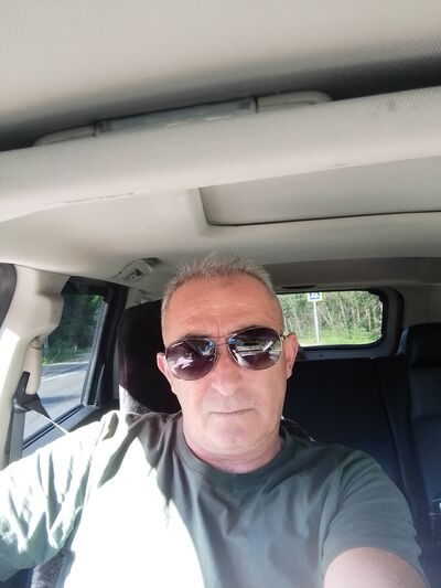  ,   Artur, 49 ,   ,   