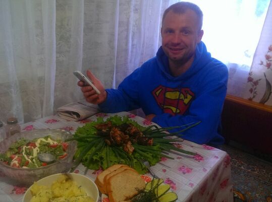  ,   Ruslan, 41 ,   ,   , c 
