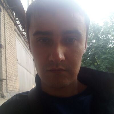  -,   Yanis, 33 ,   ,   , c , 
