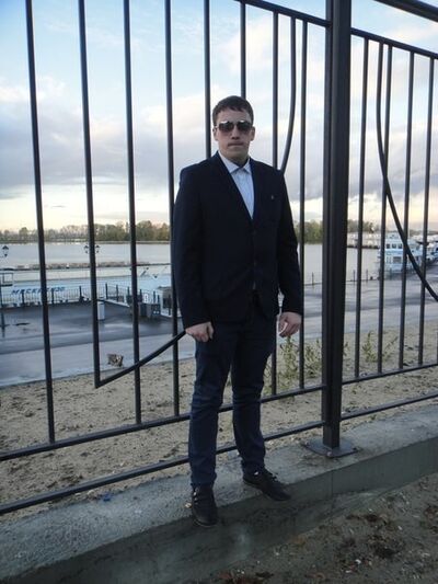 ,   Denis Gucci, 37 ,   ,   , c 